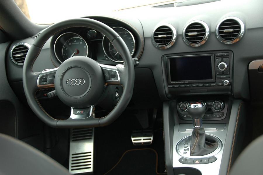 Торпедо Audi TTS Coupe (8J) 2008 года  (NA) (фото 26 из 40)